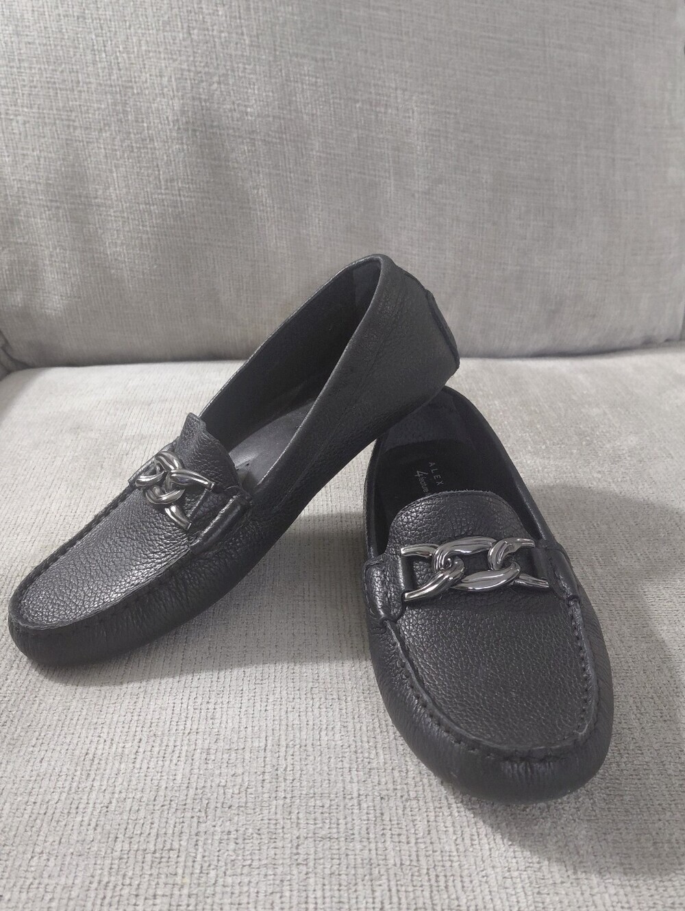 Alex Marie Black Pebbled Leather Chain-Detail Loafers Women's Size 7 Darla Flats